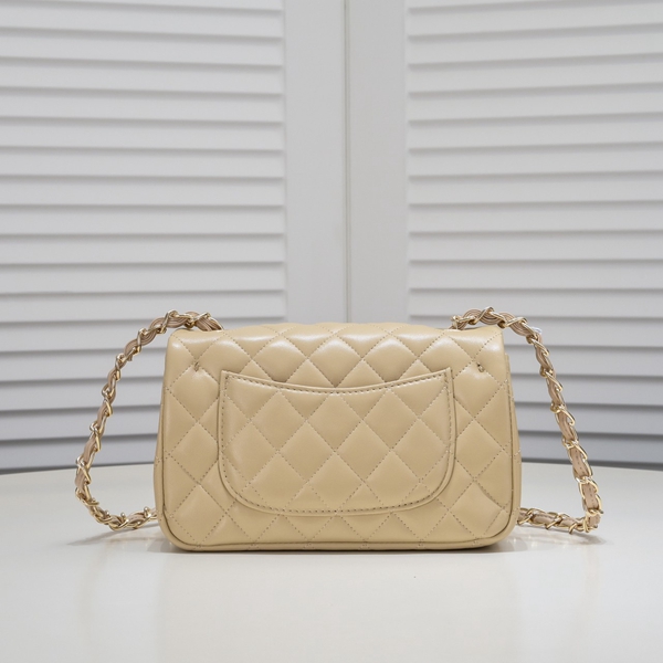 シャネルバッグ側面デザイン